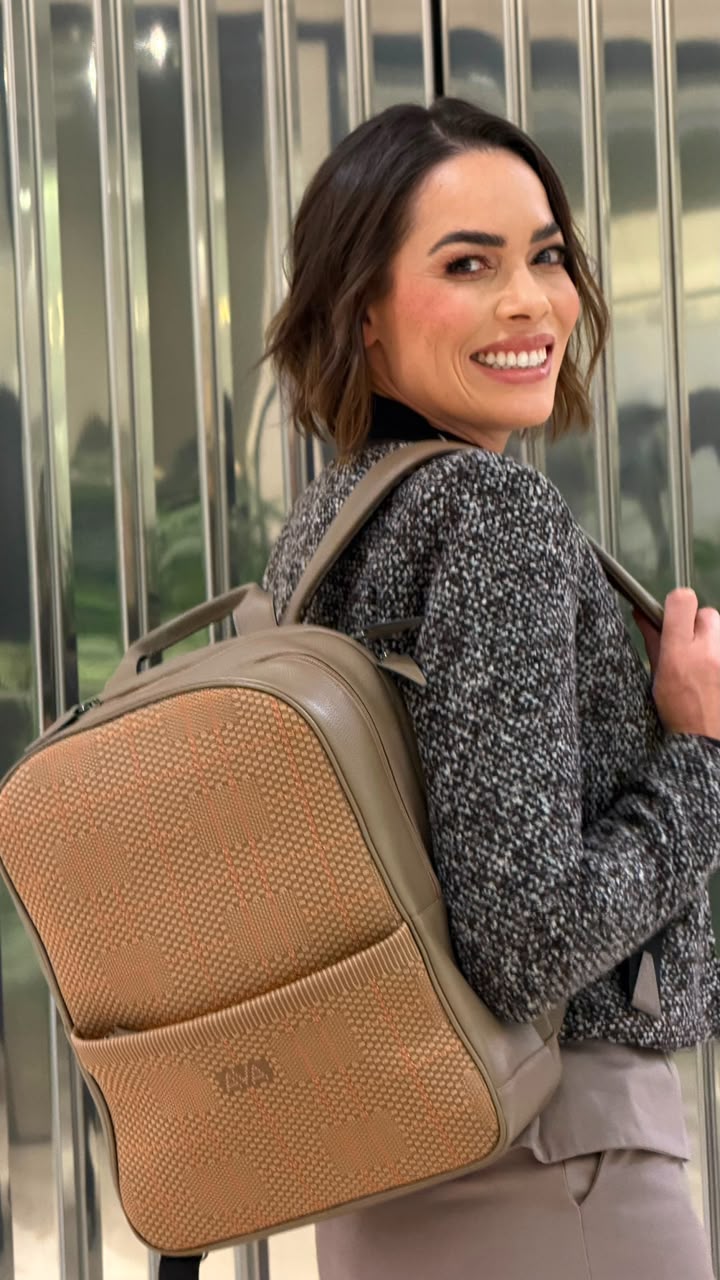 Mochila Ava Rute Bege estampa Xadrez
