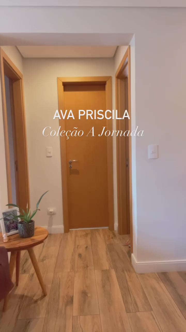 Ava Priscila Scoth